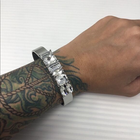 Nordstrom Jewelry Modern Jewel Cuff (G1) - Picture 2 of 6